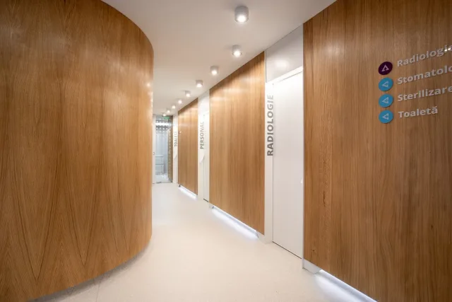 Interiorul cabinetului stomatologic Dentetico Brașov
